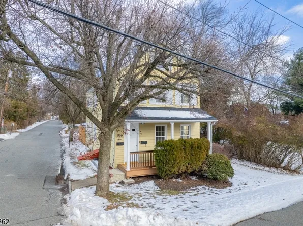 56 Pine Street, Verona Twp., NJ 07044