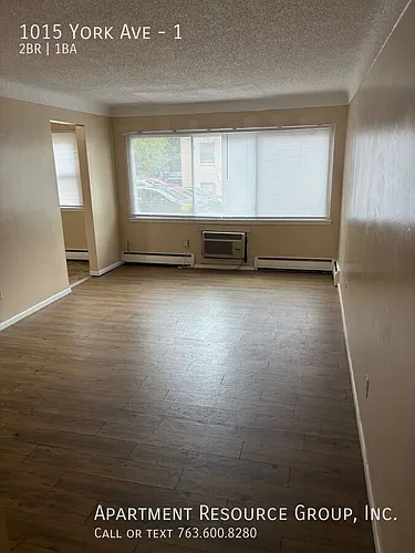 1015 York Ave Photo 1