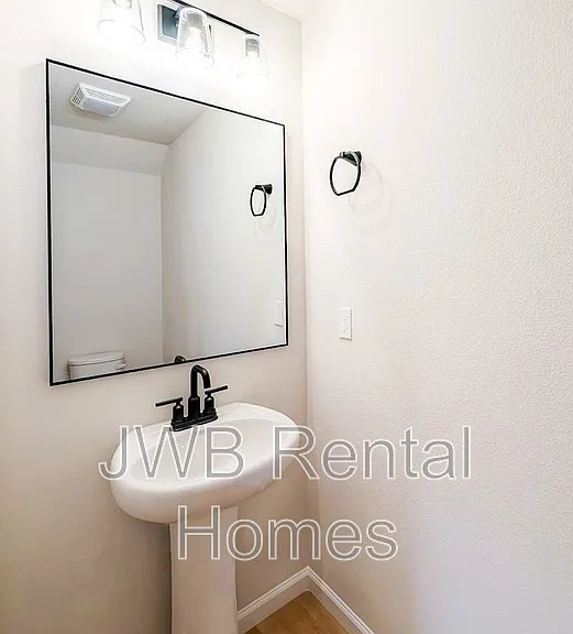 1216 Pangola Dr — Photo 6