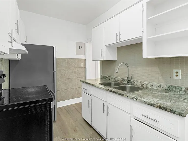 1094 Lincoln Rd — Photo 14