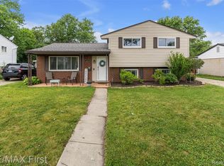 2321 Camel Dr, Sterling Heights, MI 48310