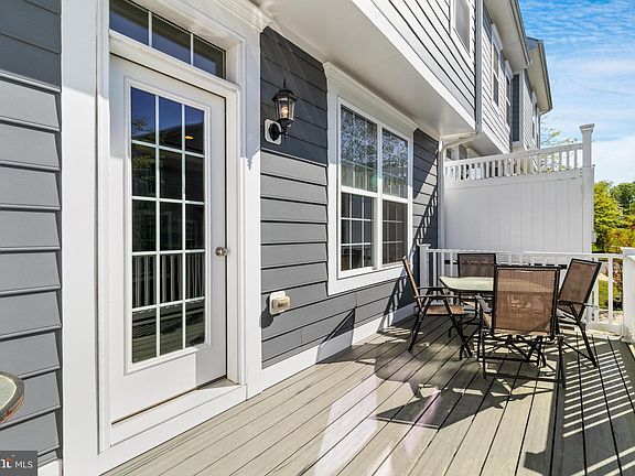 3rd image of 219 Buckeye Cir