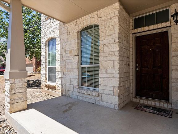 2nd image of 124 Amberwood Ct