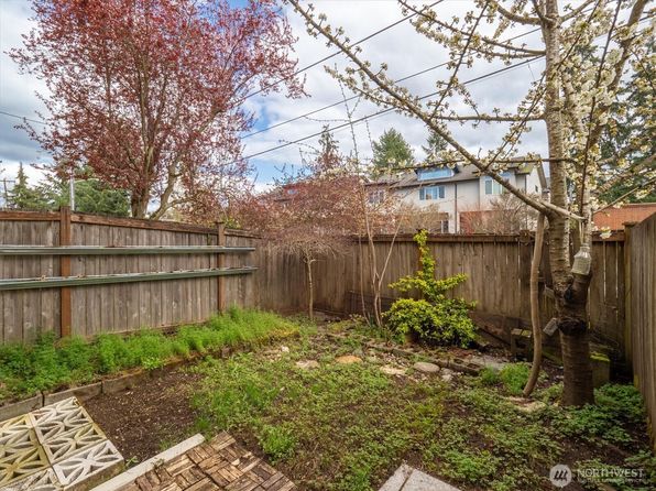 12019 32nd Avenue NE #B, Seattle, WA 98125