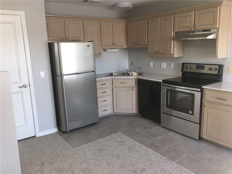 1st image of 300 Cranberry Ln