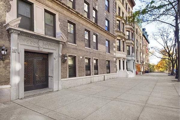 Sold by Stribling | media 7