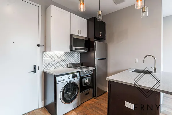 Rented by ERNY LLC | media 18