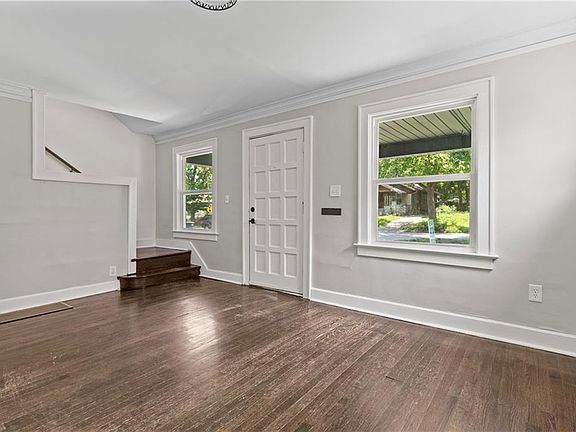 4th image of 5526 Woodland Ave