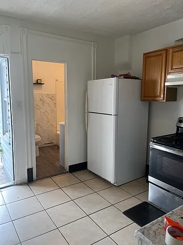 914 Court St Photo 1