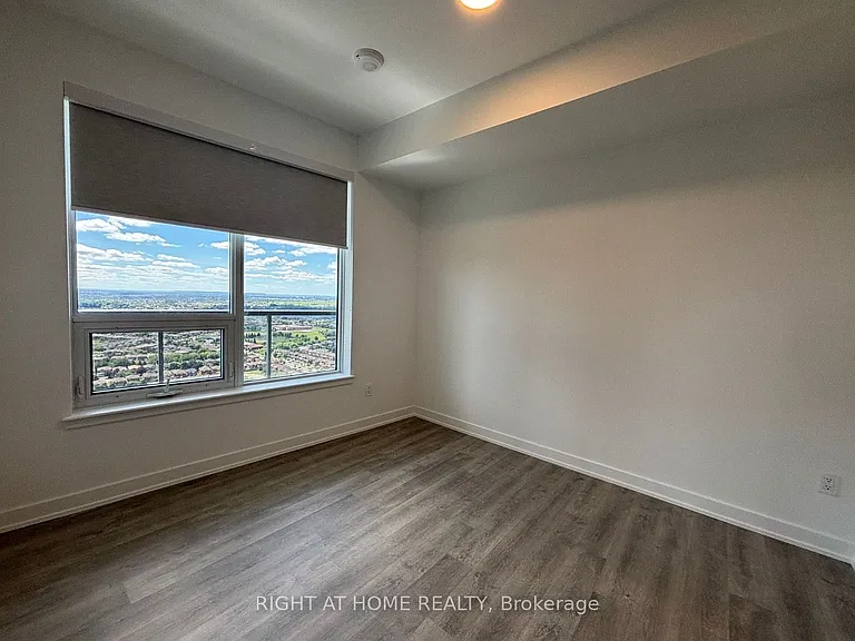 5105 Hurontario St #2905 — Photo 18