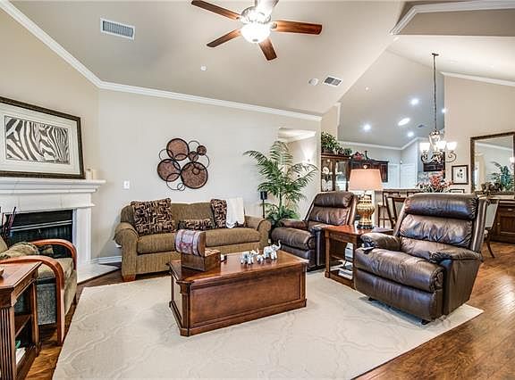 5th image of 2601 Marsh Ln Unit 221