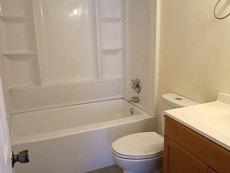 491 W Outer Dr — Photo 8