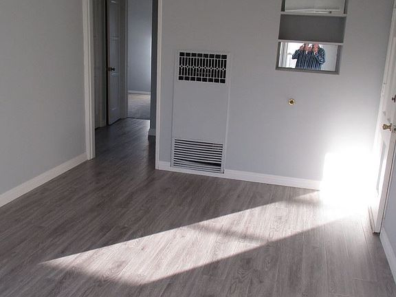 3rd image of 4445 Atlantic Ave APT 3