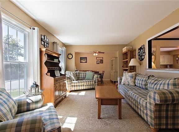 5th image of 10812 W 95th Ter