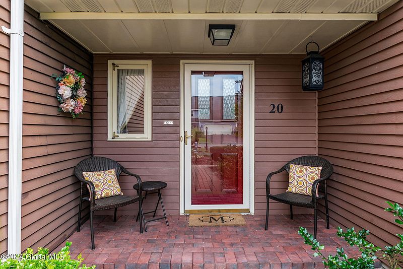 3rd image of 20 Quincy Road