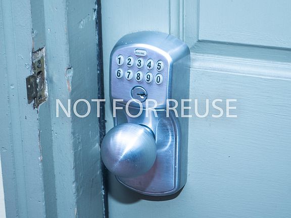 5th image of 125 Olney Ave
