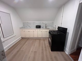 34 Newcomb Pl FLOOR 3, Taunton, MA 02780