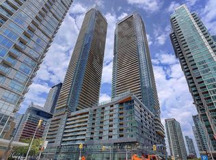 1 Concord Cityplace Way #3603, Toronto, ON M5V 0X3