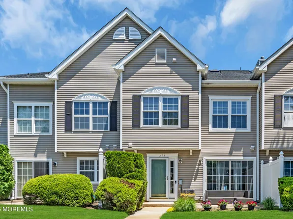 202 Crooked Stick Court, Howell, NJ 07731