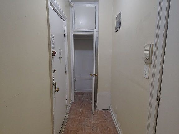 3rd image of 2409 Creston Ave APT 2