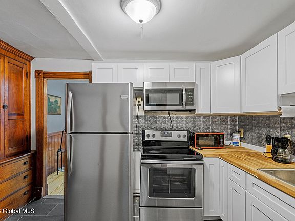 4th image of 225 N Pearl Street