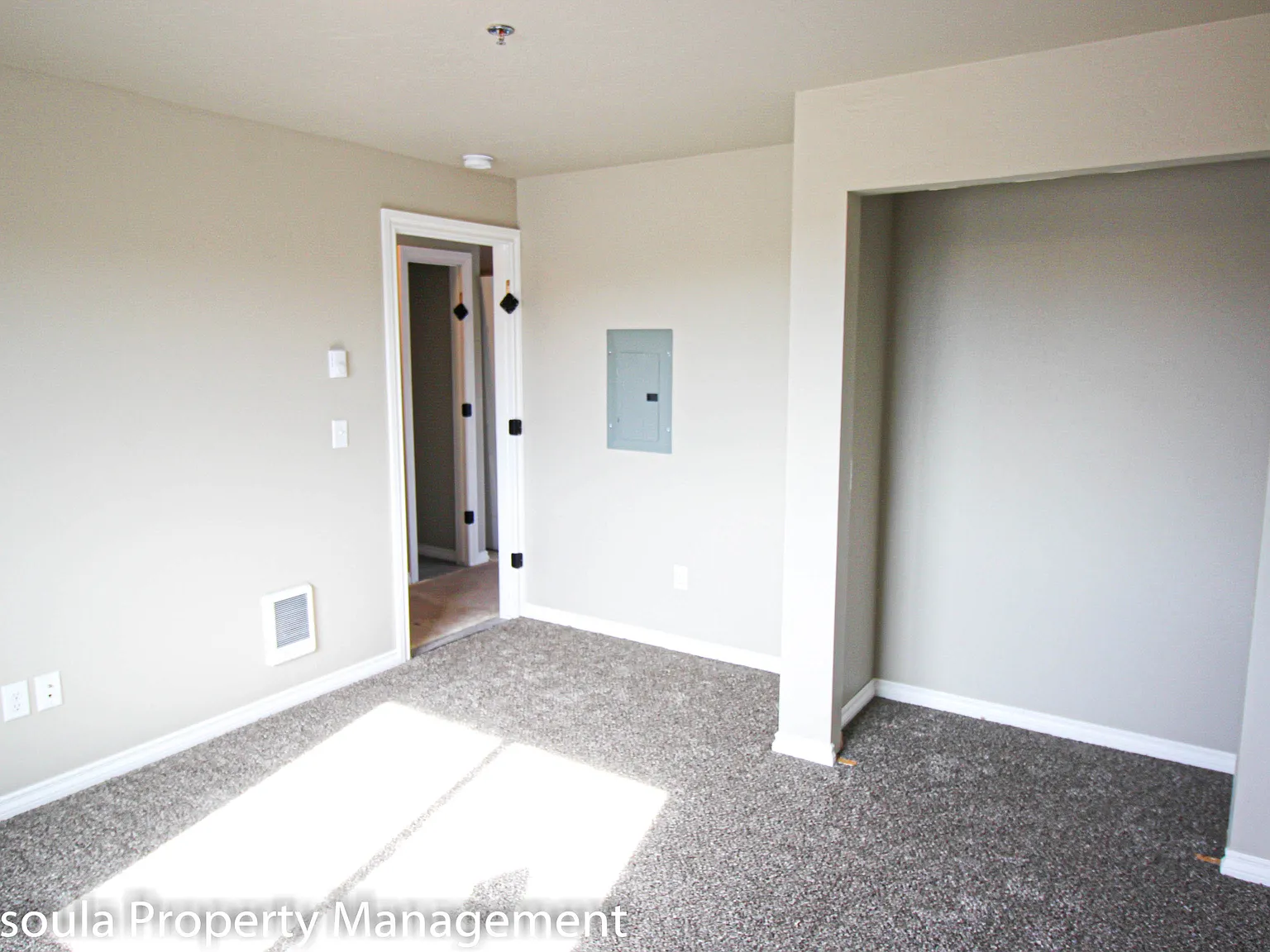 Porter Apts — Photo 4