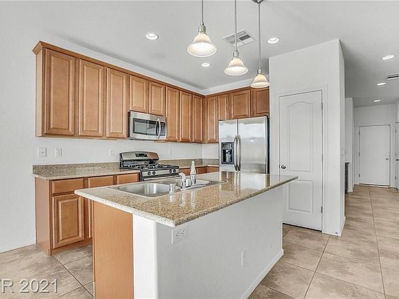 4th image of 10561 Hartford Hills Ave
