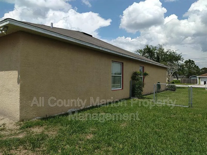 3 bed, 2.0 bath, 1881 sqft, $1,600 — Photo 3