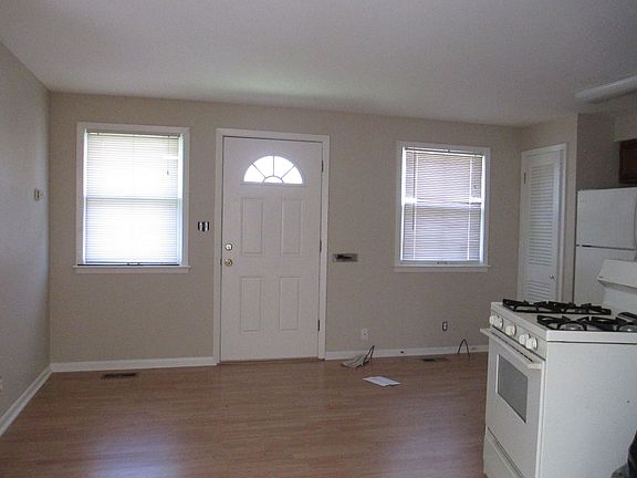 5th image of 8239 Wayne Ave