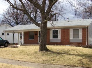 7439 Foxfield Dr, Hazelwood, MO 63042