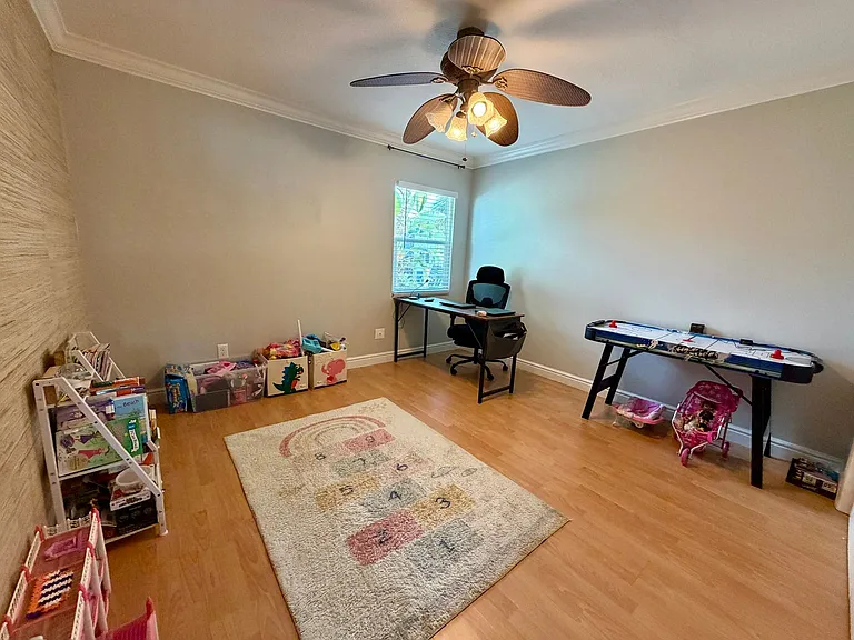 2416 W Chicago Ave — Photo 15