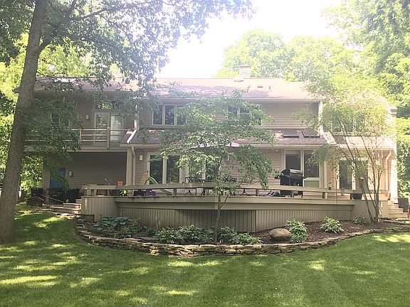 2nd image of 935 Toulon Ave