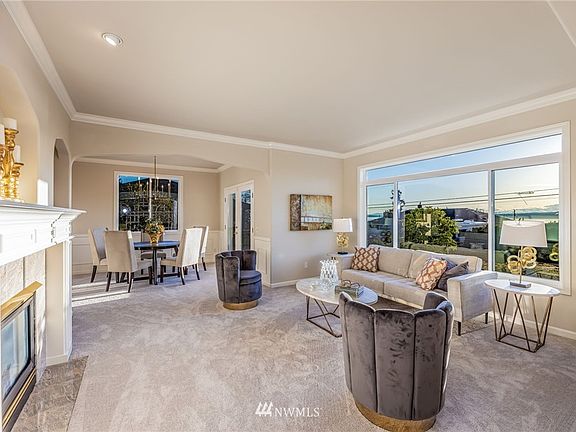 Enjoy the views or get cuddly with the warmth from the fire. This room is lovely in all seasons.