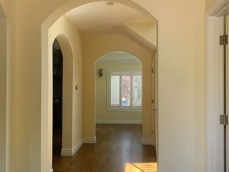 925 Roble Ave — Photo 4