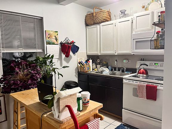4th image of 4405 N Clark St #2E