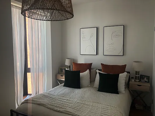 Rented by 50 Stanhope LLC | media 28