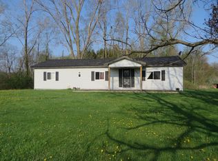 355 N Dieterle Rd, Fowlerville, MI 48836