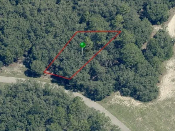 1379 W Hialeah Dr, Citrus Springs, FL 34434