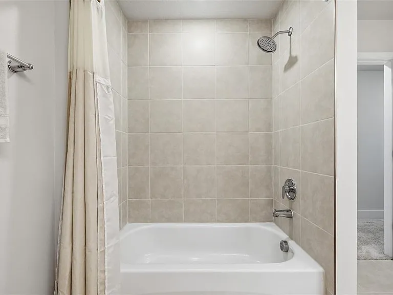 6917 Five Oaks Dr — Photo 24