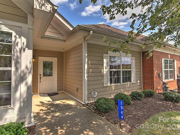 3rd image of 1944 McKirkland Ct