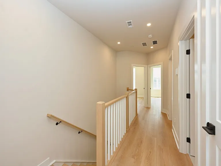 126 Zola Aly — Photo 25
