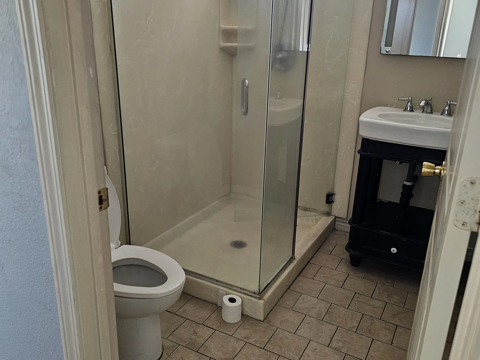 2 bed, 826 sqft, $2,400 — Photo 4