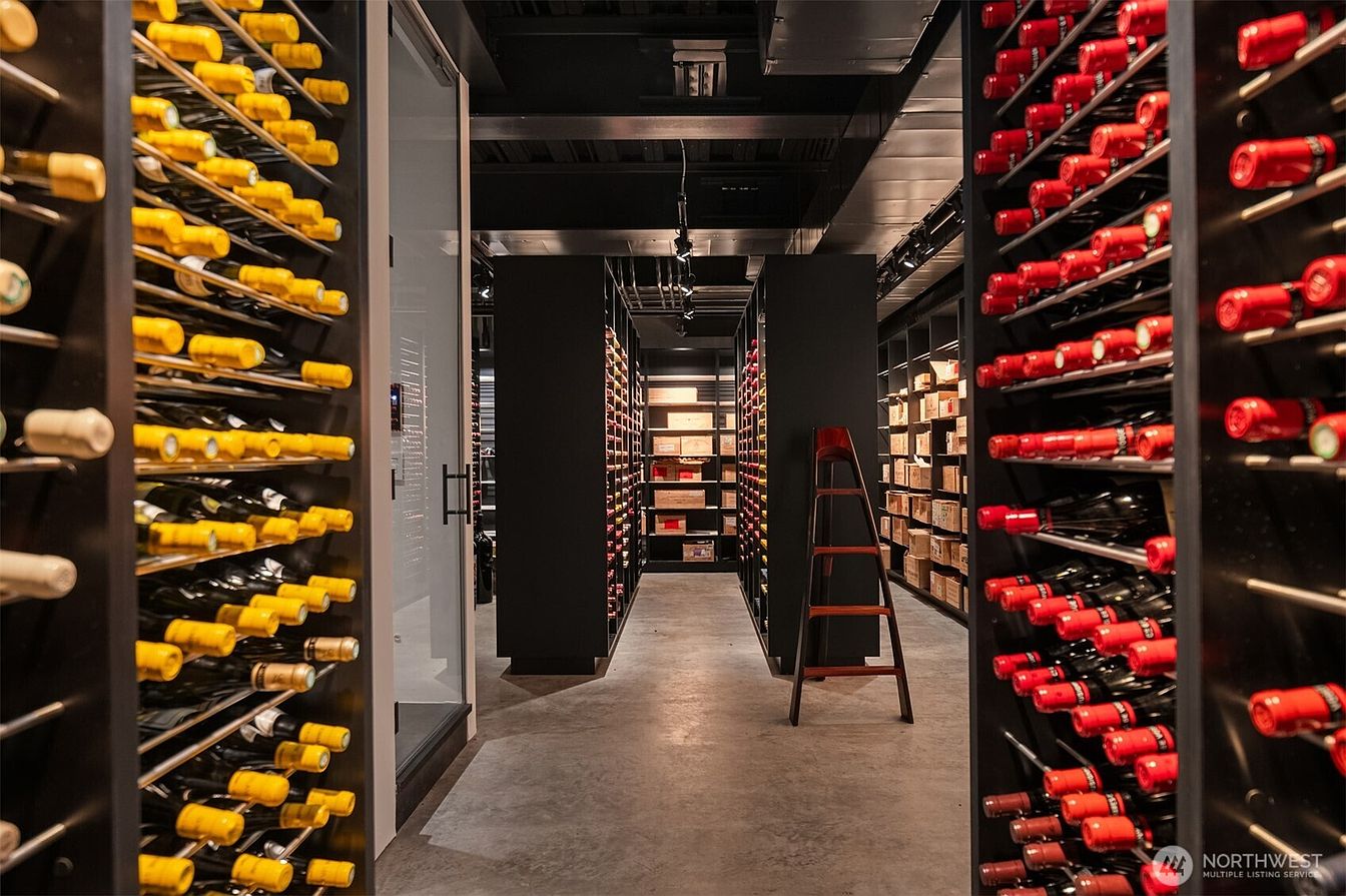 carousel photo #27 (MLS)