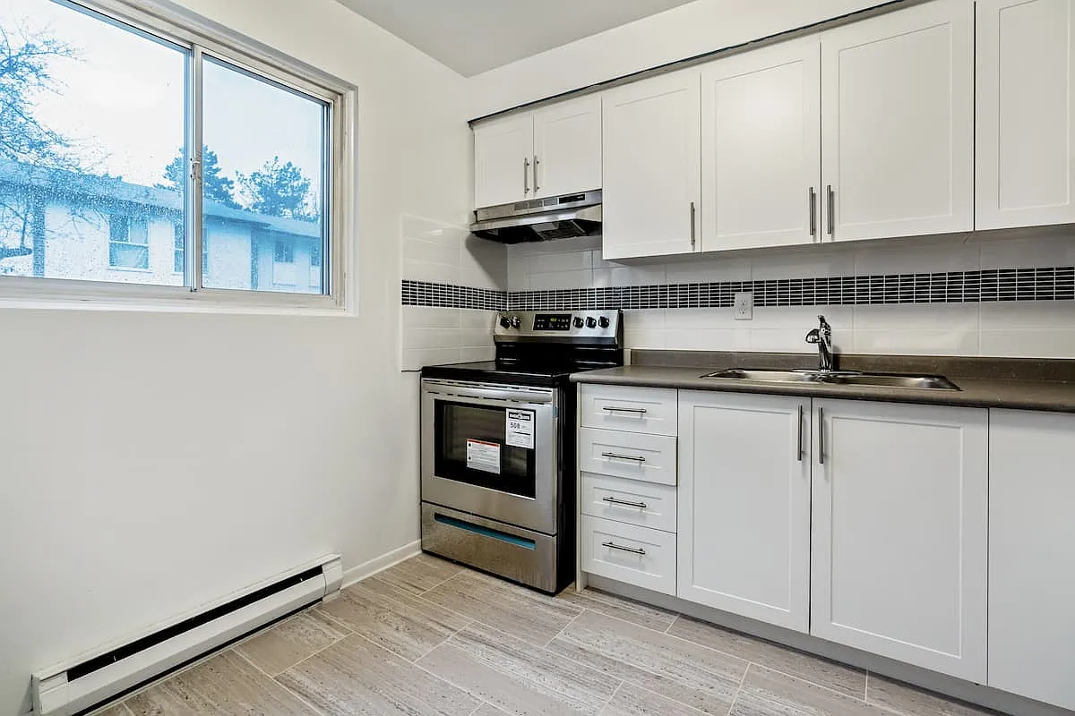 85 Henderson Avenue Townhomes — Photo 3