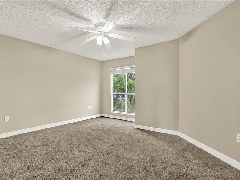 115 112th Ave NE #810 — Photo 10