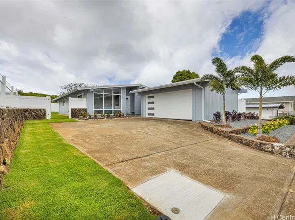 671 Waikanaloa St, Honolulu, HI 96825