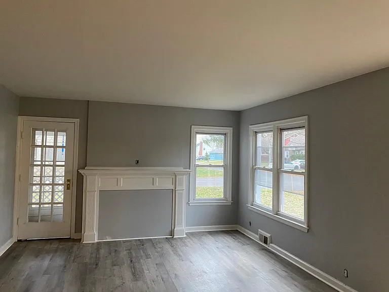 305 Radcliffe Rd — Photo 4