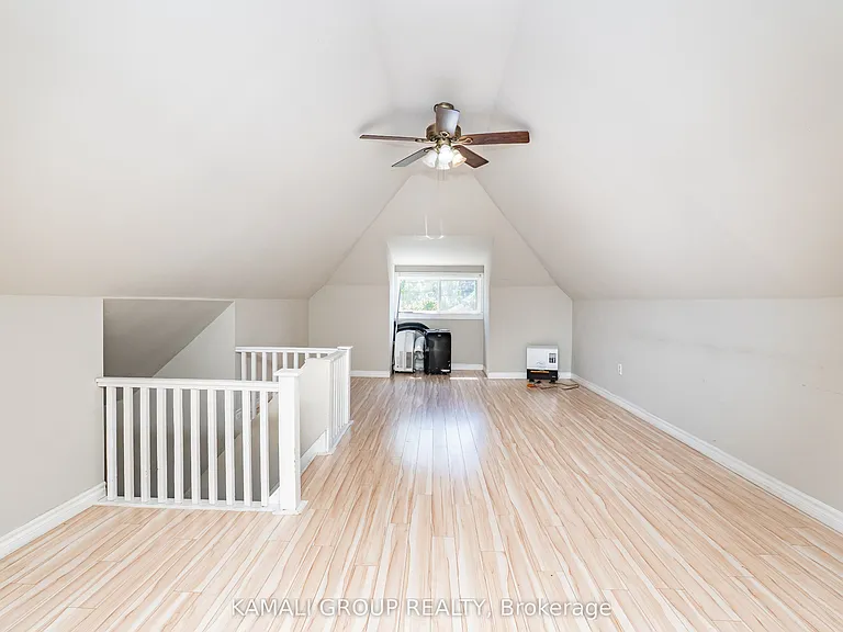 25 Spadina Ave #UPPER — Photo 1