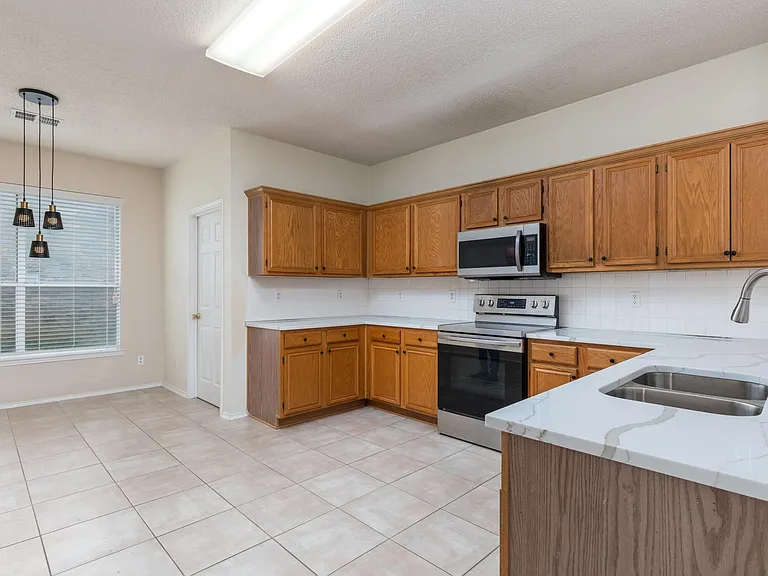 3928 Windford Dr — Photo 13