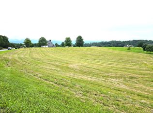 2 Plantation Dr, Greeneville, TN 37745